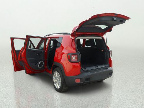 Used 2015 Jeep Renegade Latitude w/ Popular Equipment Group FWD image 13