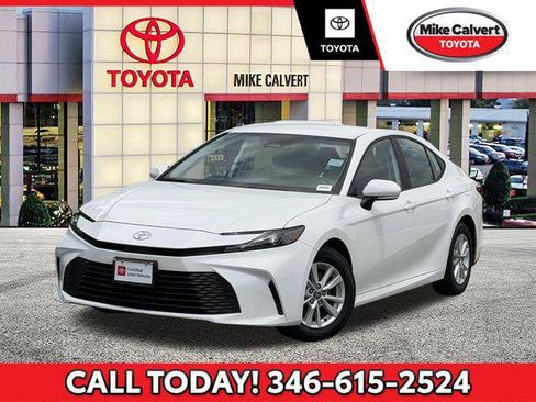 Certified 2025 Toyota Camry LE FWD image 1