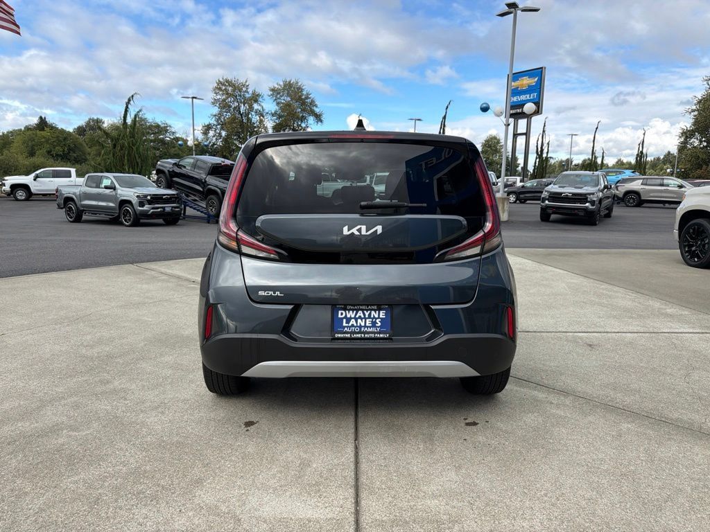 Used 2023 Kia Soul LX FWD image 5