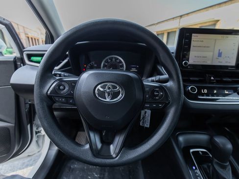 Used 2022 Toyota Corolla LE FWD image 23