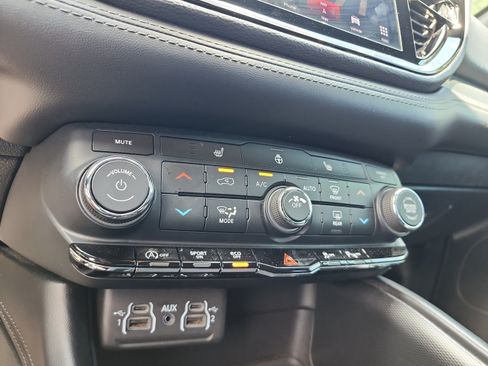 Used 2021 Dodge Durango GT AWD/4WD image 32