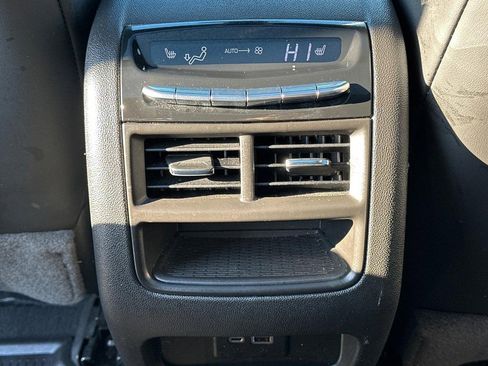 Used 2022 Cadillac XT5 Premium Luxury w/ Technology Package image 11