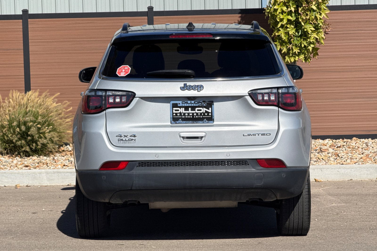 Used 2025 Jeep Compass Limited AWD/4WD image 9