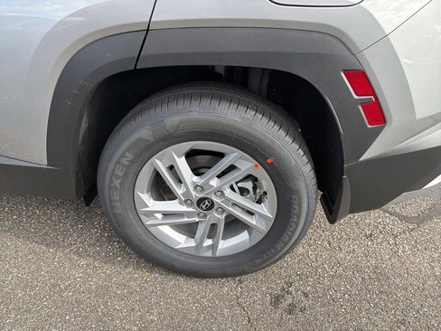 New 2026 Hyundai Tucson SE image 11