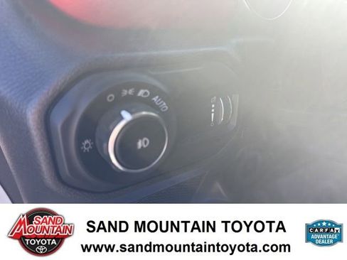 Used 2023 Jeep Wrangler Rubicon image 14