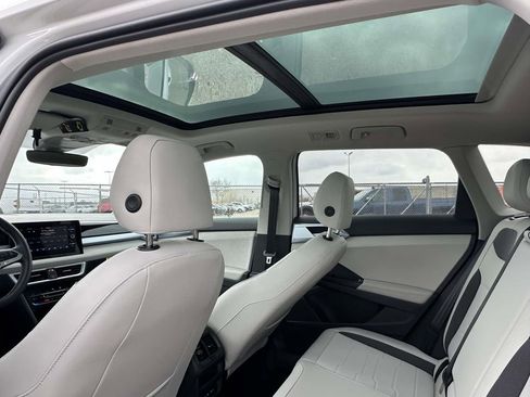 New 2026 Volkswagen Taos SE image 10