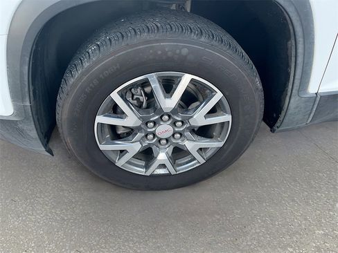 Used 2023 GMC Acadia SLT image 35