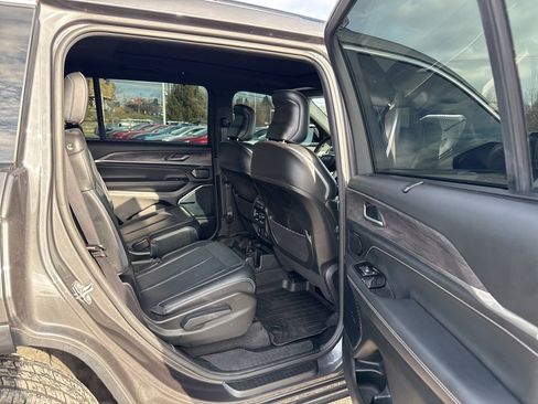 Used 2022 Jeep Grand Cherokee L Overland w/ Advanced Protech Group III image 6