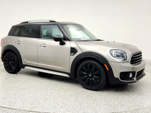 Used 2018 MINI Cooper Countryman with Technology & Premium Pack image 3