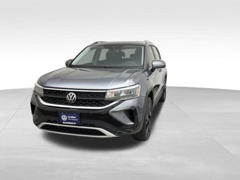 Certified 2023 Volkswagen Taos SE w/ Panoramic Sunroof Package AWD/4WD image 8