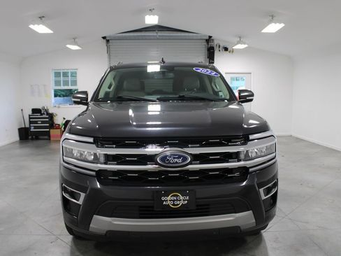 Used 2024 Ford Expedition Limited RWD image 3