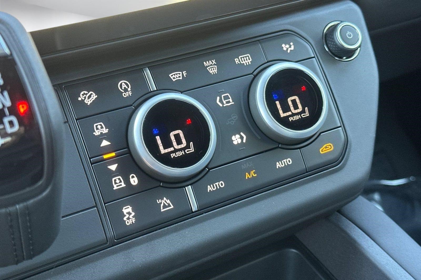 New 2026 Land Rover Defender 110 Trophy Edition AWD/4WD image 18