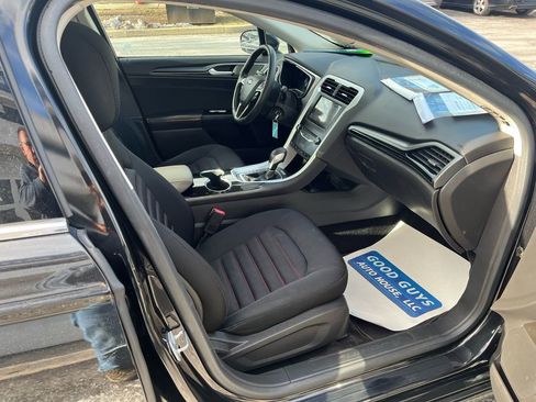 Used 2014 Ford Fusion SE image 19