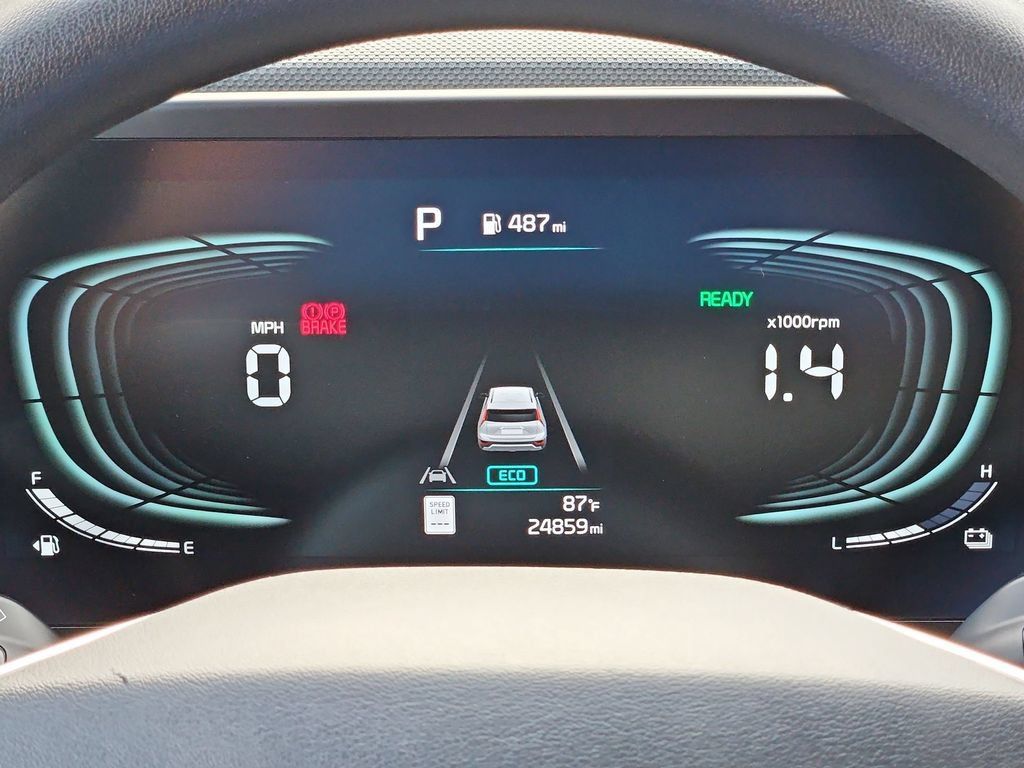 Used 2025 Kia Niro LX FWD image 16