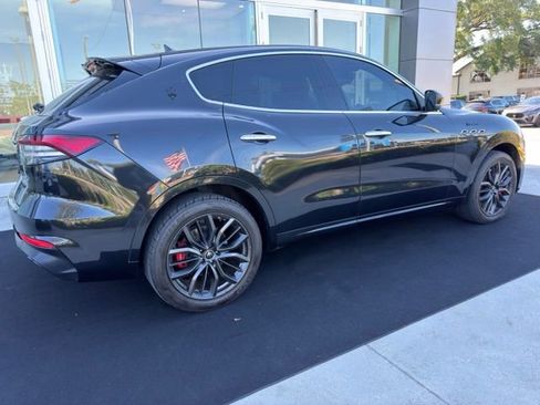 Used 2022 Maserati Levante Modena AWD/4WD image 4