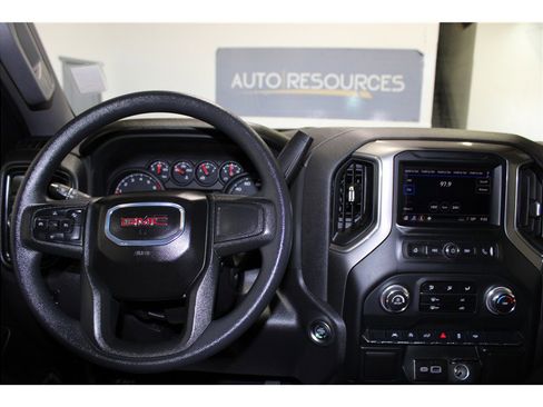 Used 2025 GMC Sierra 1500 Pro w/ Pro Value Package image 24
