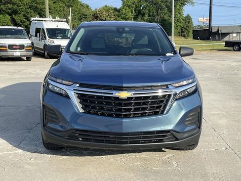 Used 2024 Chevrolet Equinox LS w/ Driver Confidence II Package FWD image 8