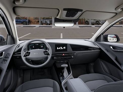 Used 2025 Kia Niro LX FWD image 14