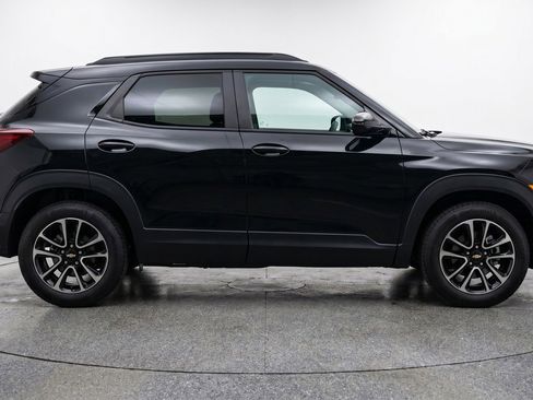 Used 2025 Chevrolet TrailBlazer LT AWD/4WD image 11