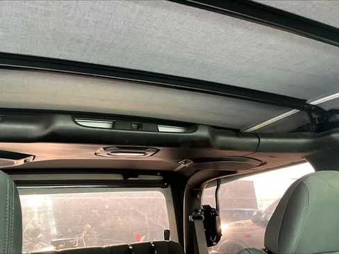 Used 2021 Jeep Wrangler Sport S image 30