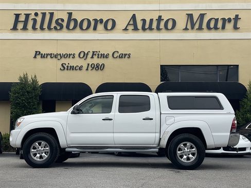 Used 2009 Toyota Tacoma PreRunner RWD image 3