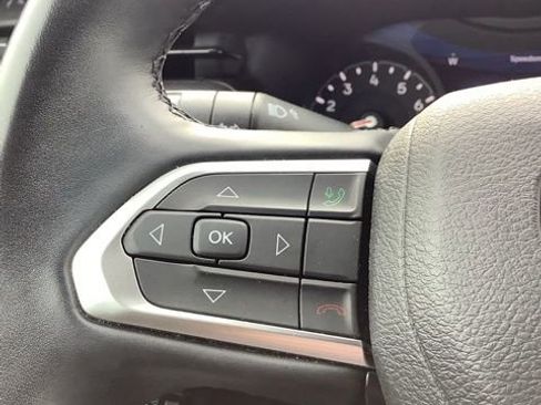 Certified 2022 Jeep Compass Latitude w/ Sun and Sound Group AWD/4WD image 26
