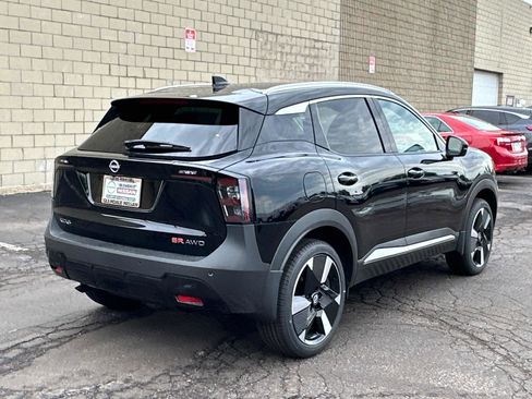 New 2025 Nissan Kicks SR image 4