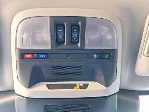 Used 2024 Subaru Crosstrek 2.0i Premium image 22