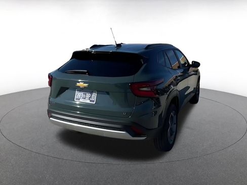 Used 2025 Chevrolet Trax LT image 14
