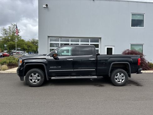 Used 2015 GMC Sierra 2500 Denali AWD/4WD image 2