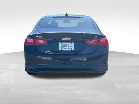 Used 2018 Chevrolet Malibu LT w/ Leather Package FWD image 7