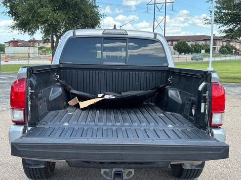 Used 2016 Toyota Tacoma TRD Sport w/ Towing Package RWD image 6