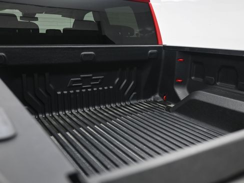 Used 2022 Chevrolet Silverado 1500 LT AWD/4WD image 23