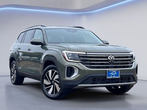 New 2026 Volkswagen Atlas SE FWD image 1