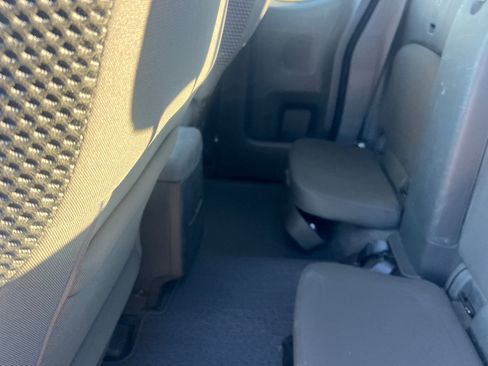 Used 2012 Nissan Frontier SV w/ Sport Appearance Pkg image 9