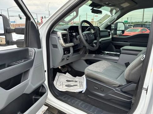 Used 2024 Ford F250 XLT w/ FX4 Off-Road Package AWD/4WD image 21