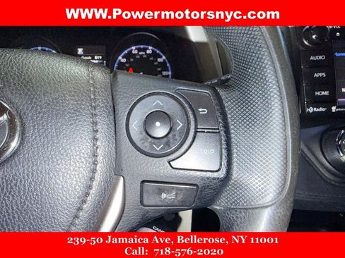 Used 2018 Toyota RAV4 LE image 28