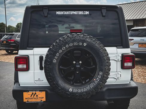 Used 2021 Jeep Wrangler Sport AWD/4WD image 11