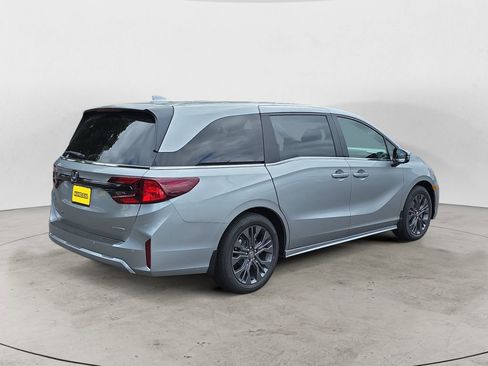 New 2026 Honda Odyssey Touring image 5