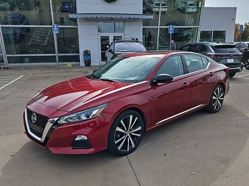 Used 2021 Nissan Altima 2.0 SR image 1