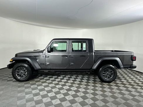 New 2026 Jeep Gladiator Sport AWD/4WD image 10
