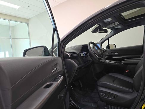Certified 2024 Toyota Sienna XLE Woodland Edition AWD/4WD image 22