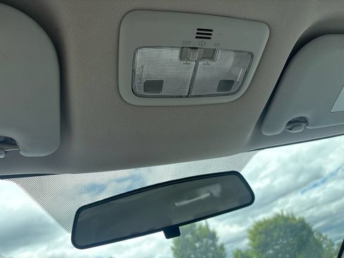 Used 2016 Toyota Corolla LE FWD image 28