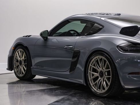 Used 2025 Porsche 718 Cayman GT4 RS w/ Weissach Package RWD image 12