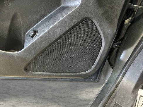 Used 2018 Chevrolet Equinox LT image 28