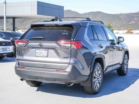 Used 2022 Toyota RAV4 XLE Premium FWD image 8