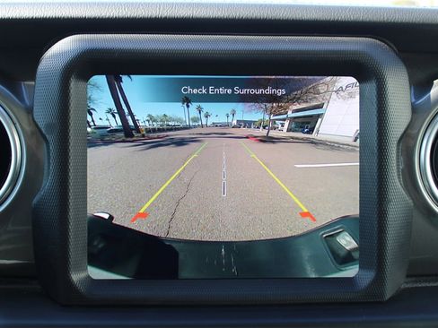 Used 2023 Jeep Gladiator Overland image 19