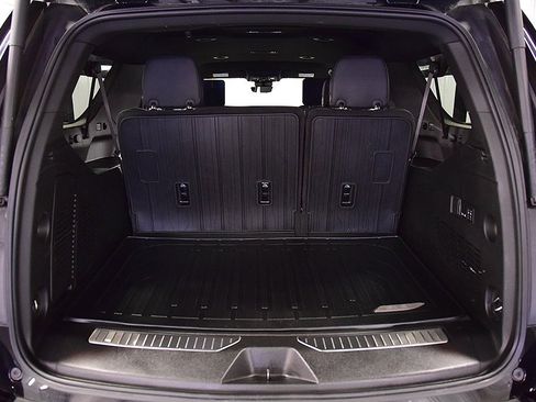 Used 2024 GMC Yukon XL Denali w/ Advanced Technology Package image 33