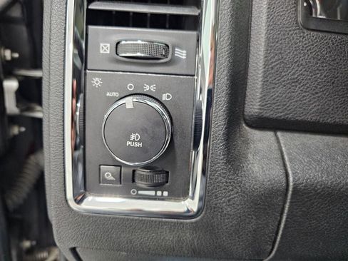 Used 2013 RAM 2500 Laramie w/ Cold Weather Group image 27