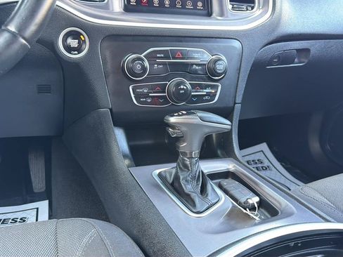 Used 2019 Dodge Charger SXT RWD image 22